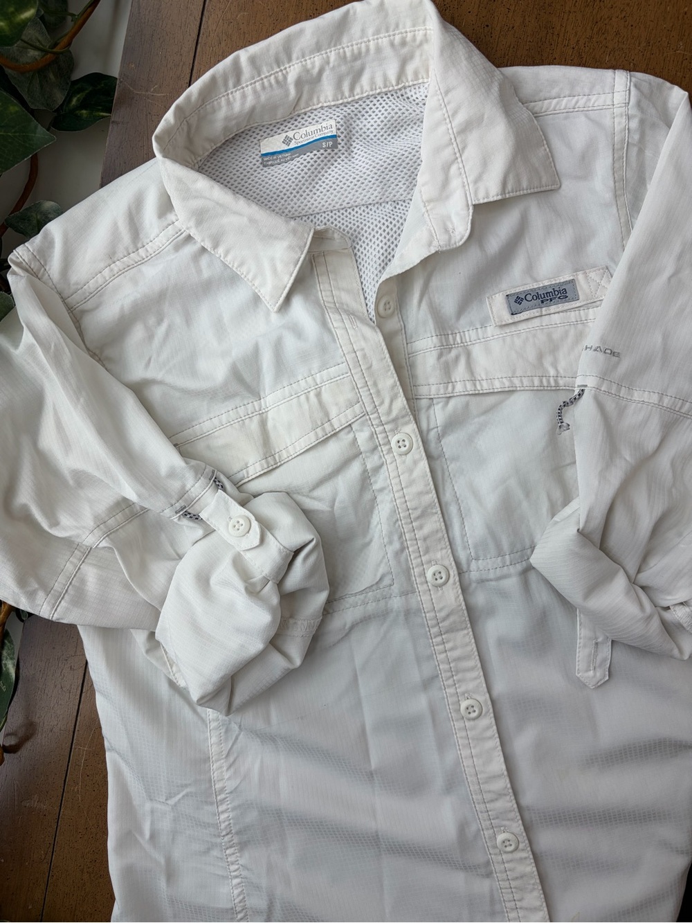 Columbia PFG Omni Shade Women’s Small Fishing Shirt White Vented Outdoor READ